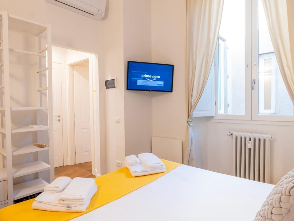 FourSeason's Luxury D'Art Suite Apartment in Florence