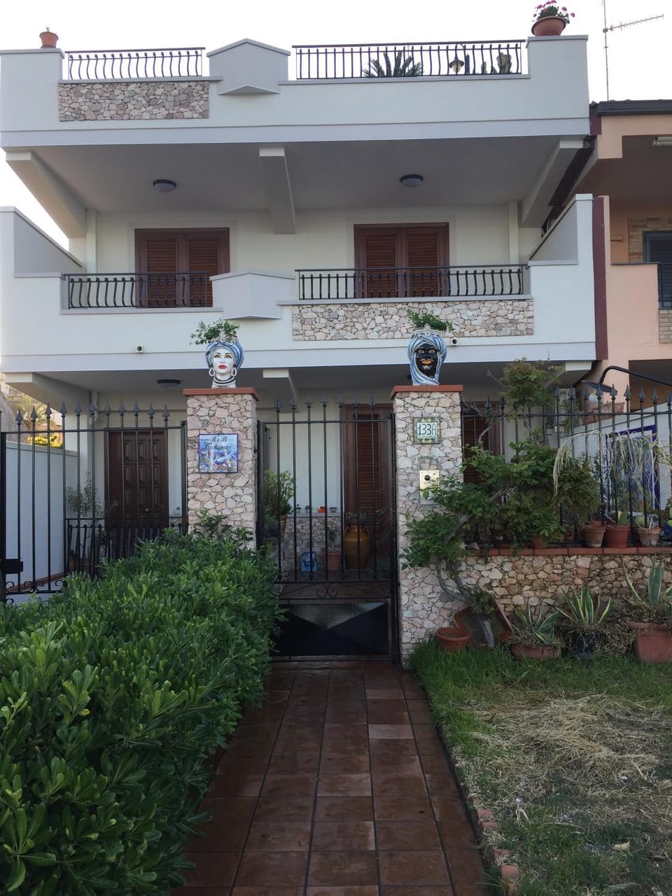 Facade/entrance