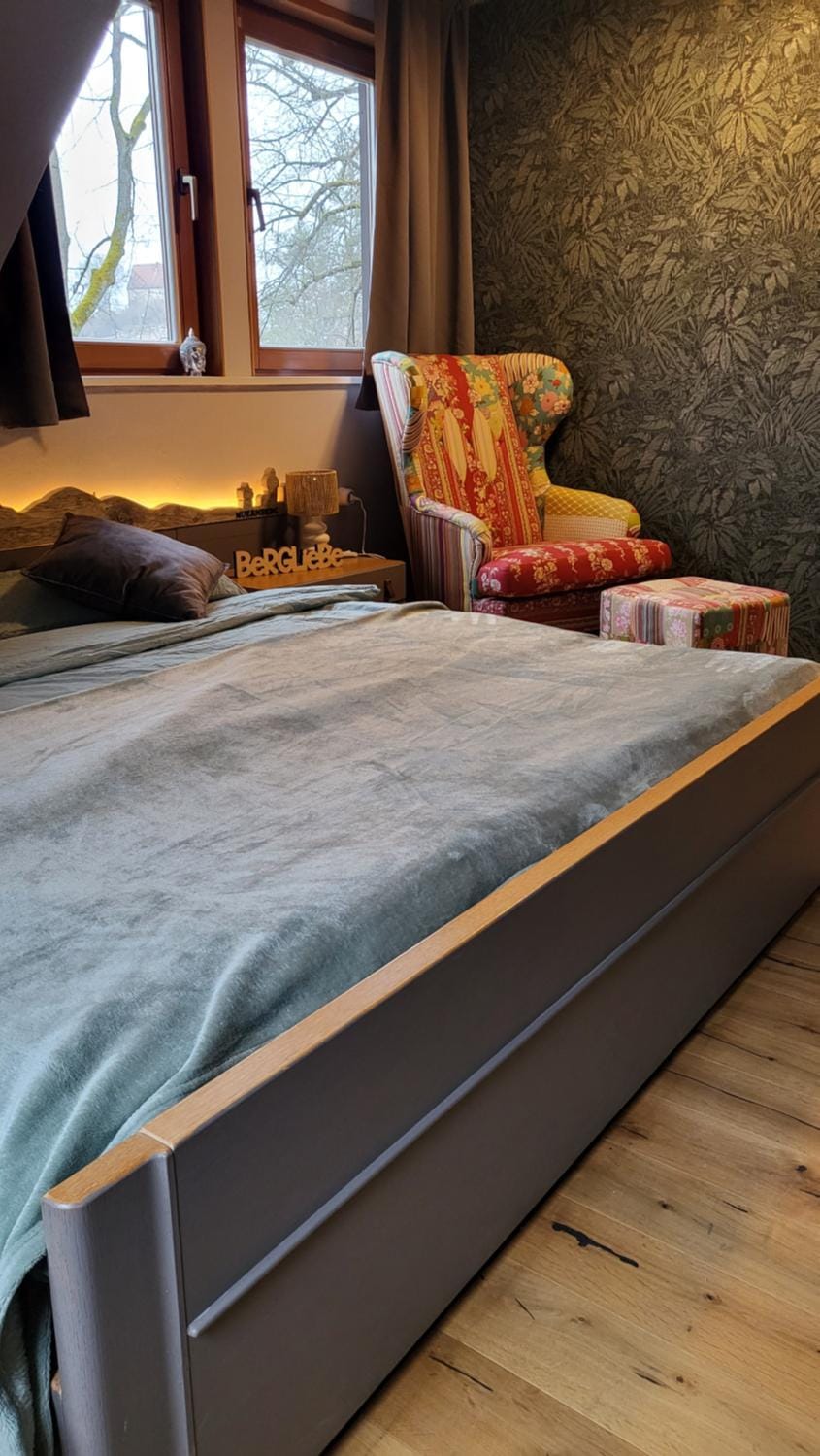 Bed, Bedroom