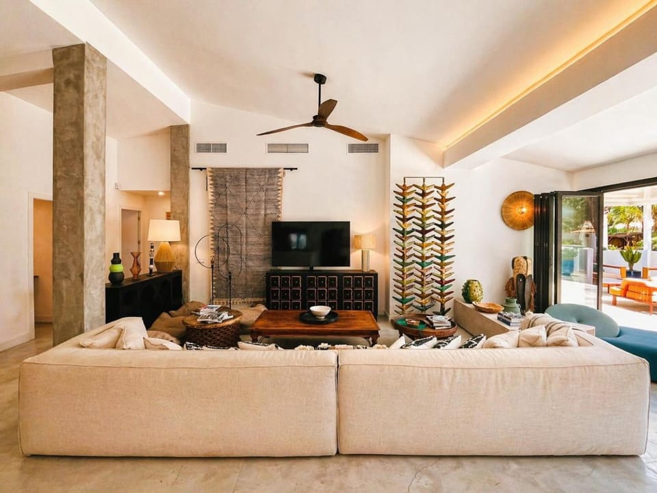 Communal lounge/ TV room, Living room