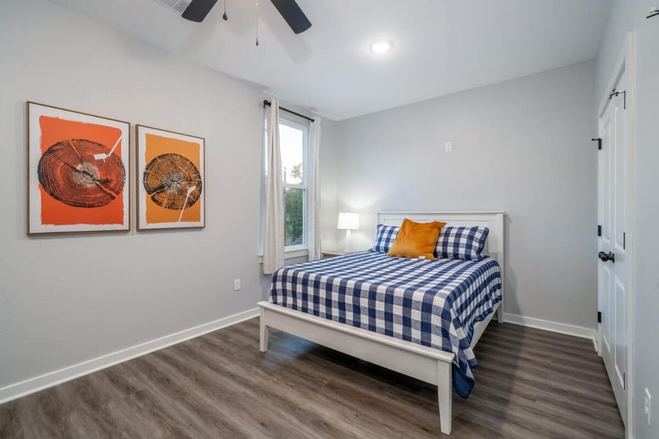 Lakefront Oasis with Game Room! House in Lake Hamilton