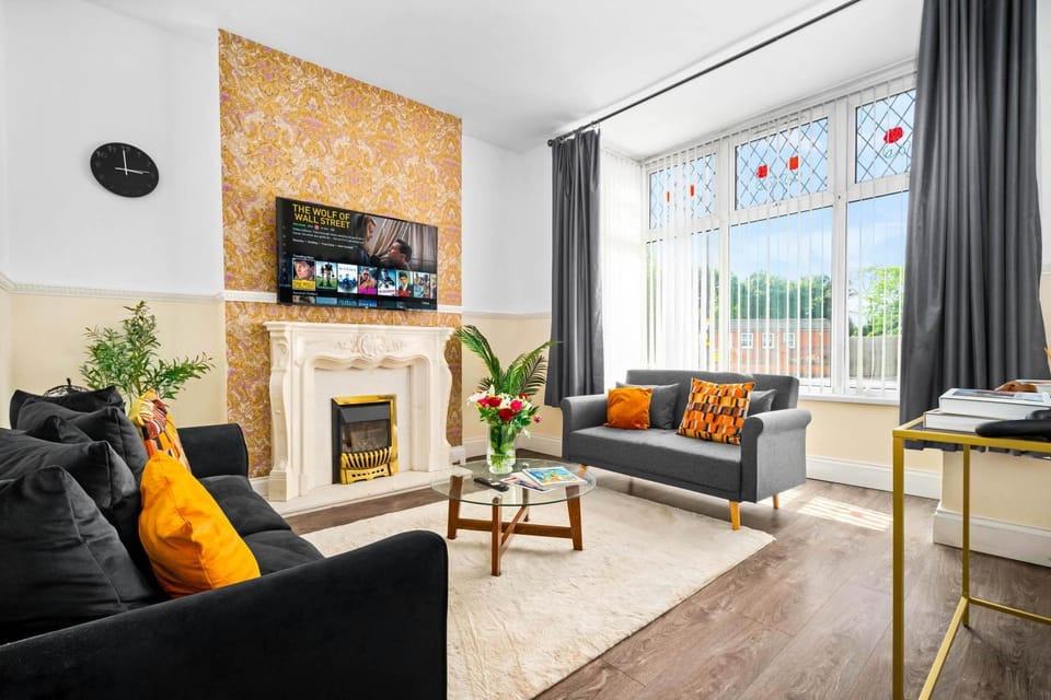 TV and multimedia, Living room, Seating area