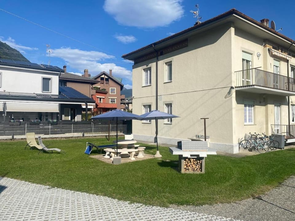 Miralago - 8 min Walk to Bernina Express - Garden & Parking Apartment in Province of Brescia
