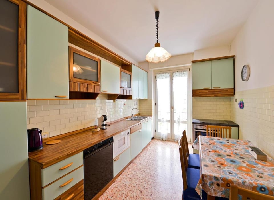 Alp Grüm Apartment - 8 min walk to Bernina Express - Garden & Parking Apartment in Province of Brescia