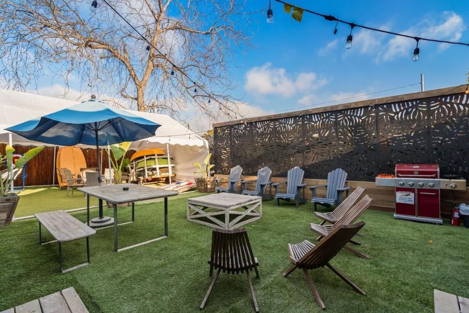 Next to Downtown Huge yard with Parking House in San Diego