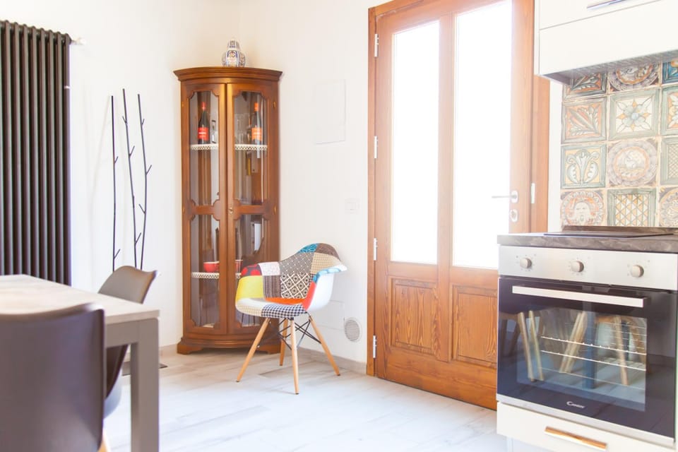 Yellow room Bed and Breakfast in Pisa