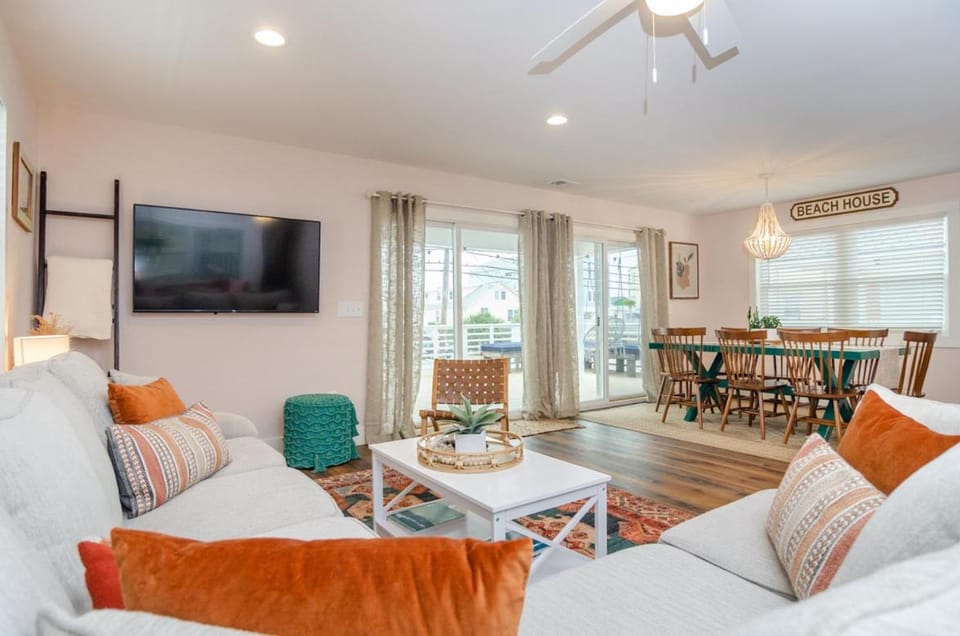 Above the Storm by Bryant Real Estate House in Carolina Beach