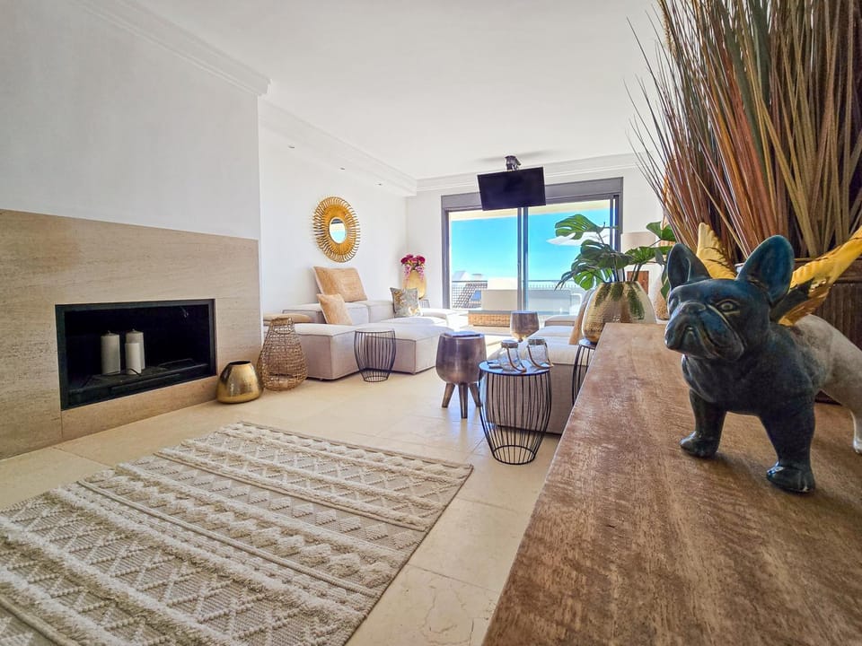 TV and multimedia, Living room, Photo of the whole room, Seating area