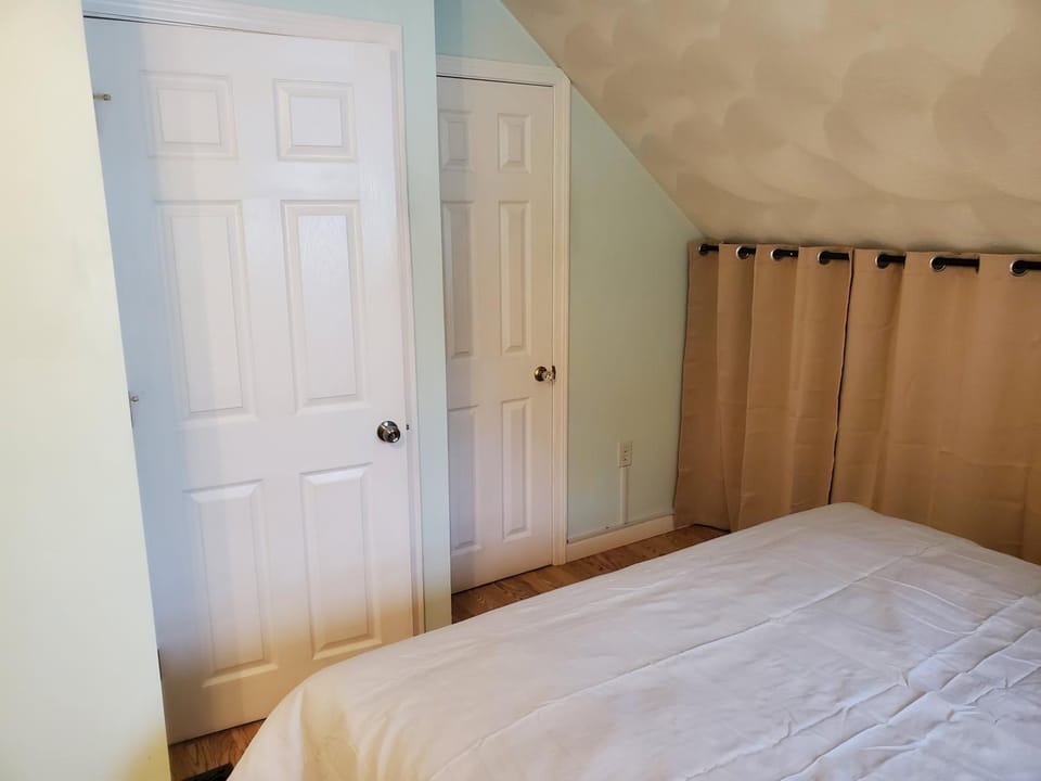 Bedroom, wardrobe