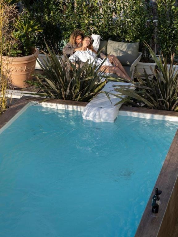 Pool view, Swimming pool