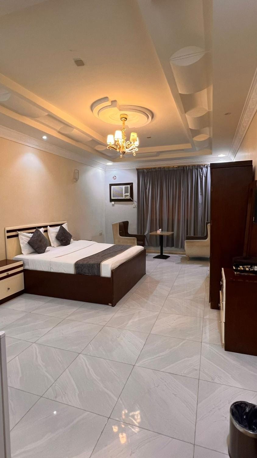 شقق عصر الفخامة للشقق المخدومه اقتصادي Apartment in Saudi Arabia