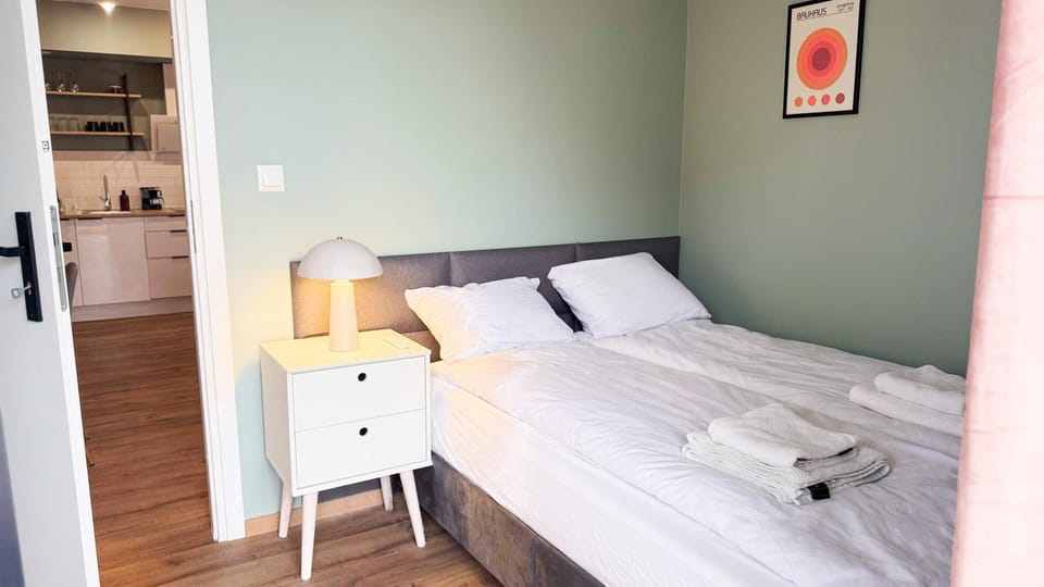 Raspberry Apartment with balcony #self check-in Apartment in Warsaw