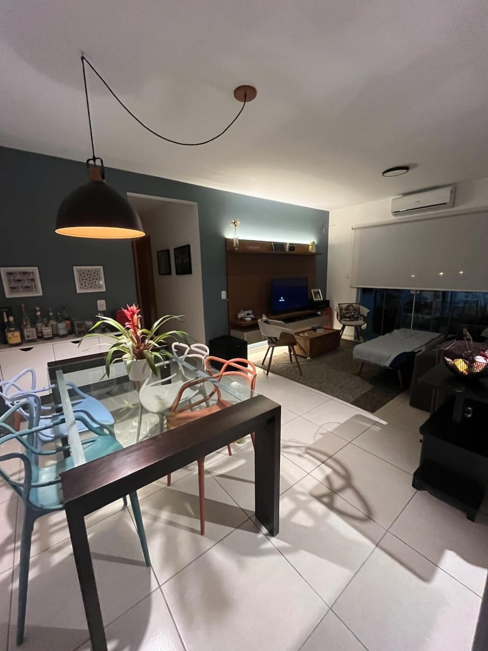 TV and multimedia, Living room, Seating area, Dining area