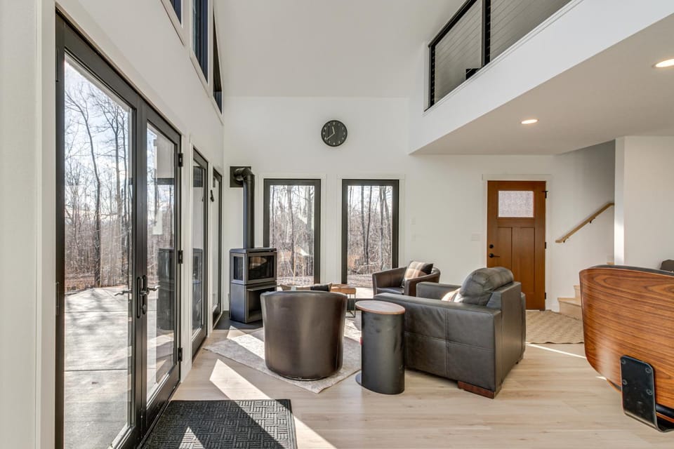 2 Mi to Lutsen Mtn: Modern Cabin w/ Patio Fire Pit Cabin in Lutsen