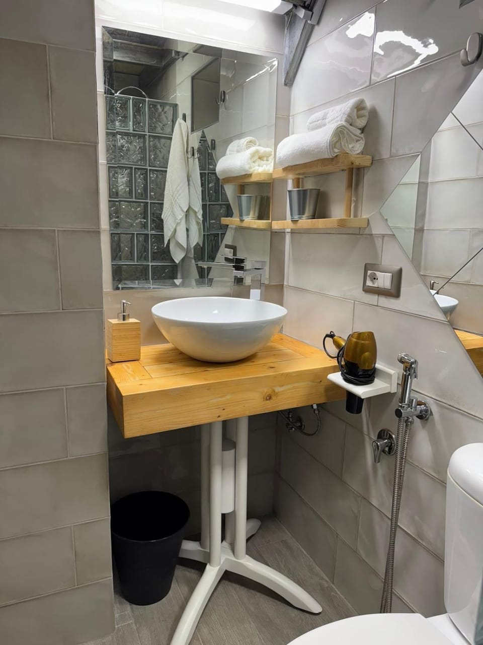 Bathroom, towels