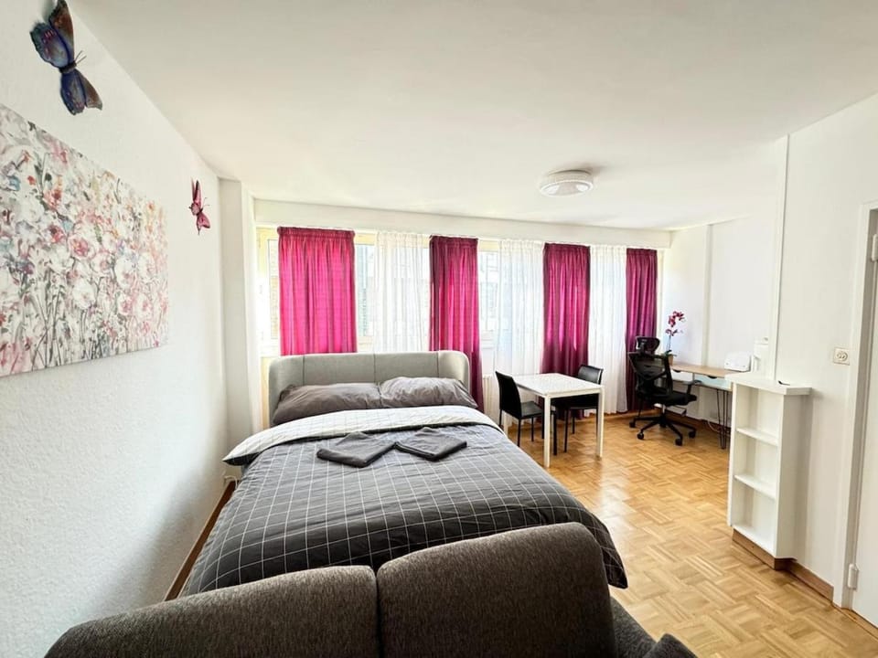 TV and multimedia, Photo of the whole room