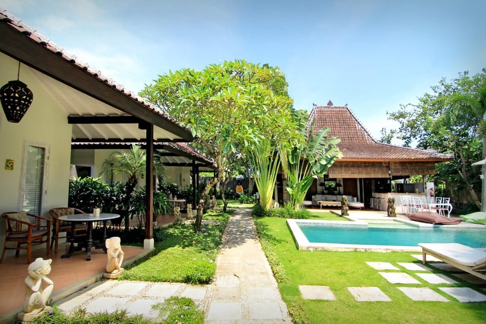 Swimming pool, Swimming pool