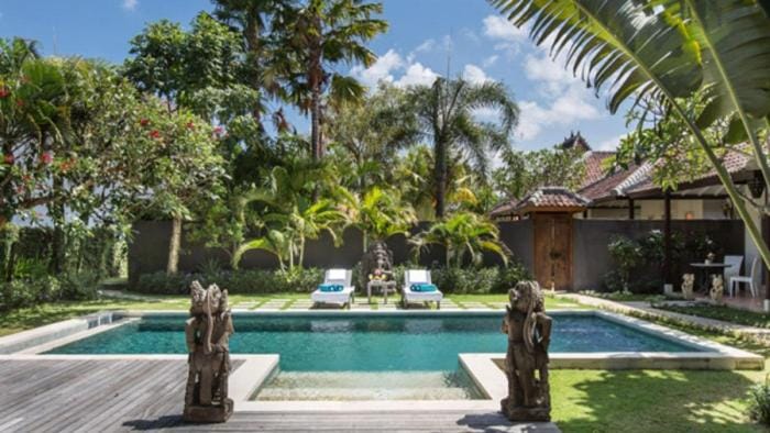 Property building, Patio, Day, Natural landscape, Garden, Garden view, Pool view, Swimming pool, sunbed