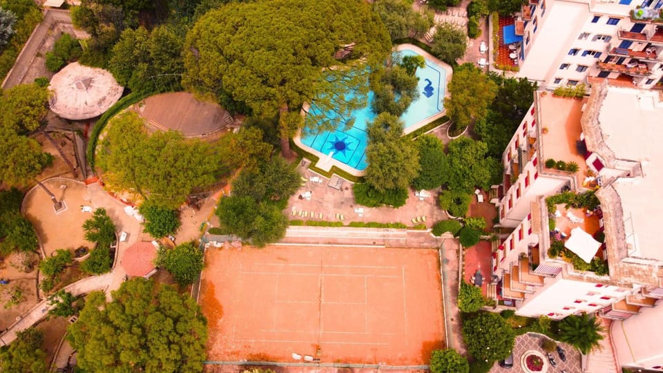 Tennis court