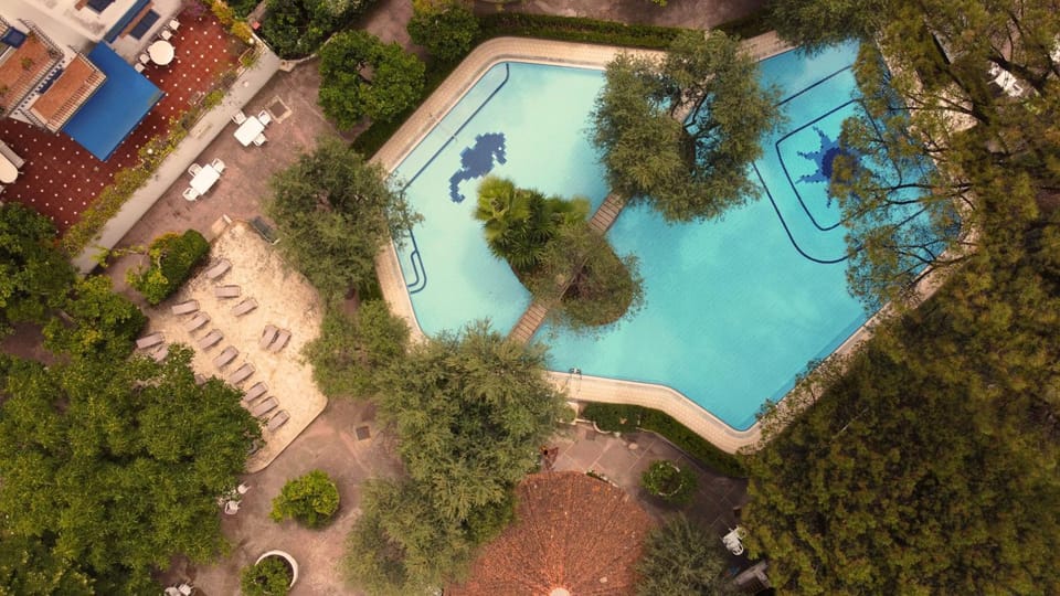 Swimming pool