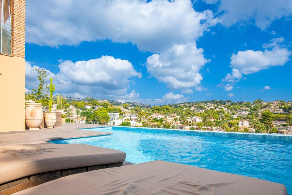 Day, Natural landscape, Mountain view, Swimming pool