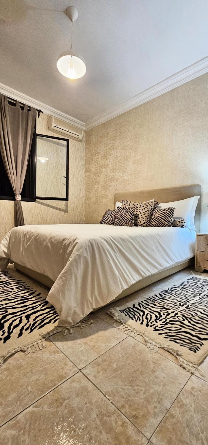 Bed, Photo of the whole room, Bedroom, air conditioner, air conditioner
