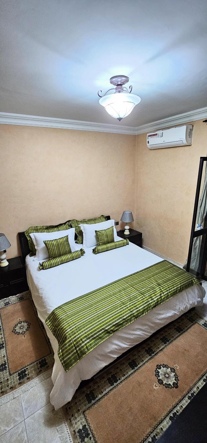 Bed, Photo of the whole room, Bedroom, air conditioner
