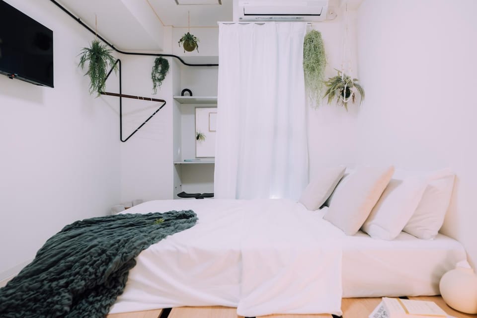 Bed, TV and multimedia, Bedroom, air conditioner