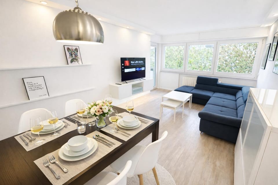 Moderne 3-Zi, King-Size Betten, Küche, Badewanne Apartment in Karlsruhe