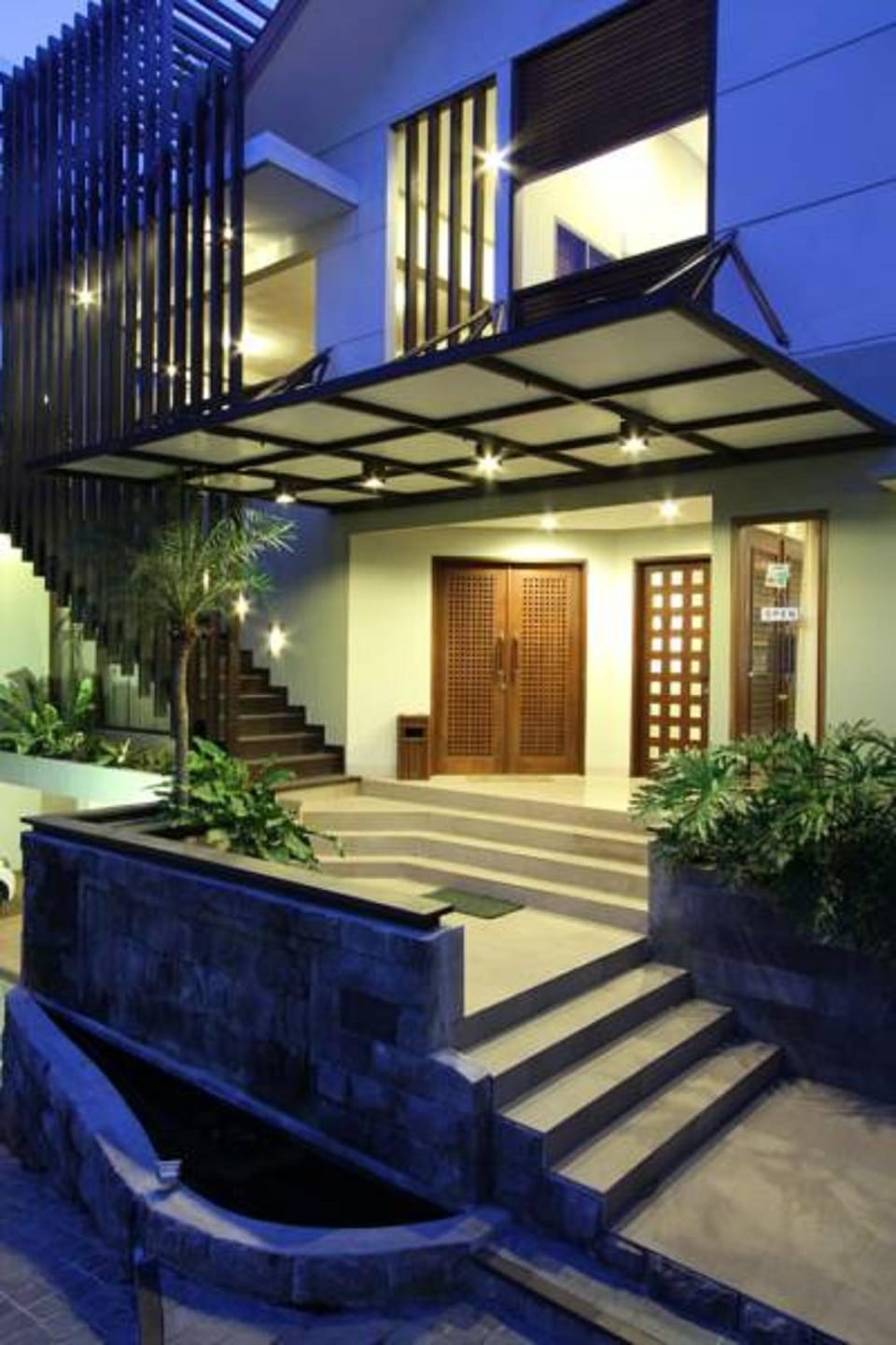 Facade/entrance, Library, Lobby or reception, Garden view, Street view