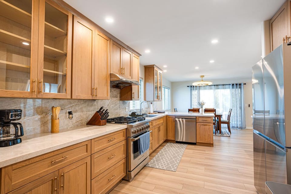 Dining area, dishwasher, oven, stove, kitchen