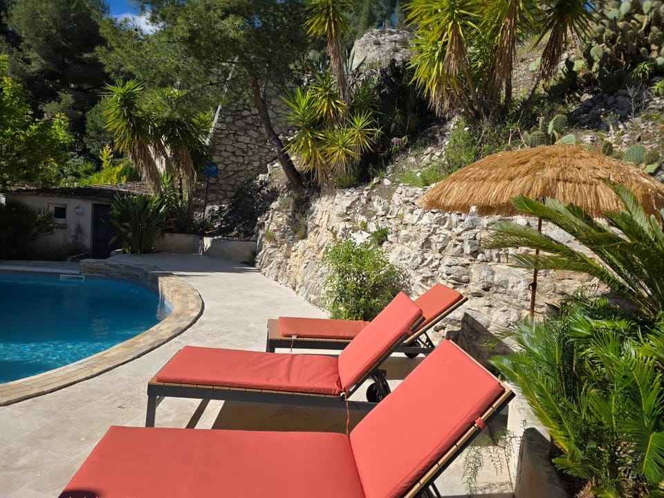 Villa rénovée avec Piscine Carry Le Rouet 180m2 4 Chambres Villa in Provence-Alpes-Côte d'Azur