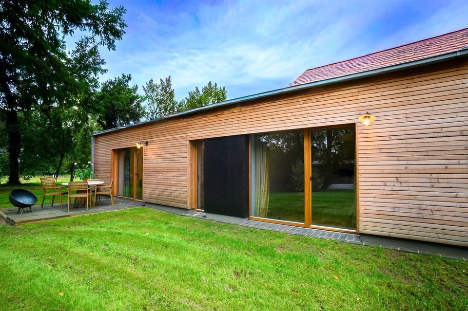 Property building, BBQ facilities, Garden, View (from property/room), Balcony/Terrace, Garden view
