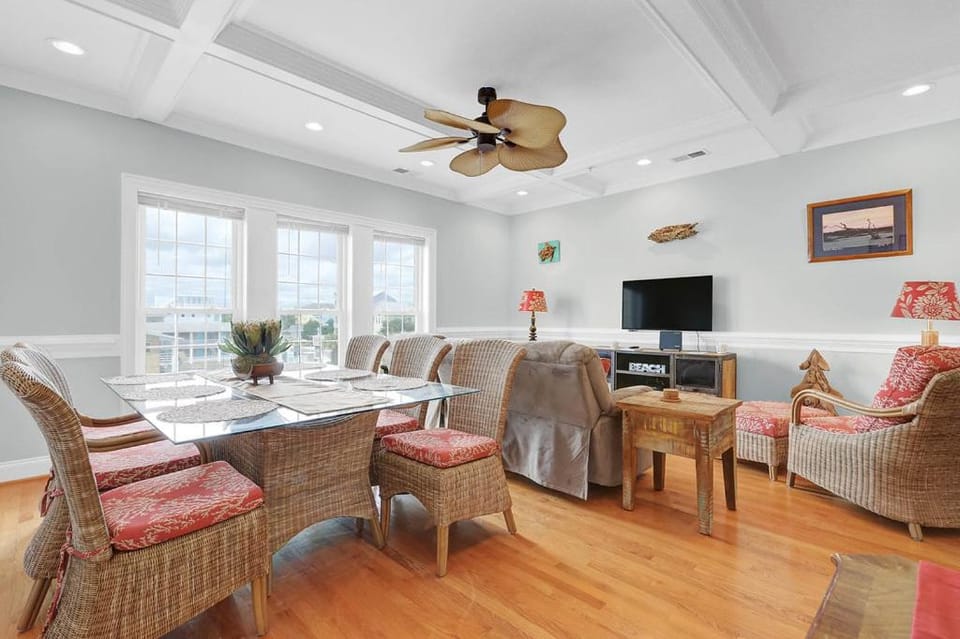 Oar Knot by Bryant Real Estate House in Carolina Beach