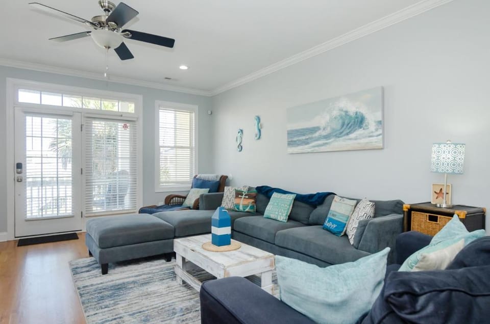 Peaki Tiki by Bryant Real Estate House in Carolina Beach