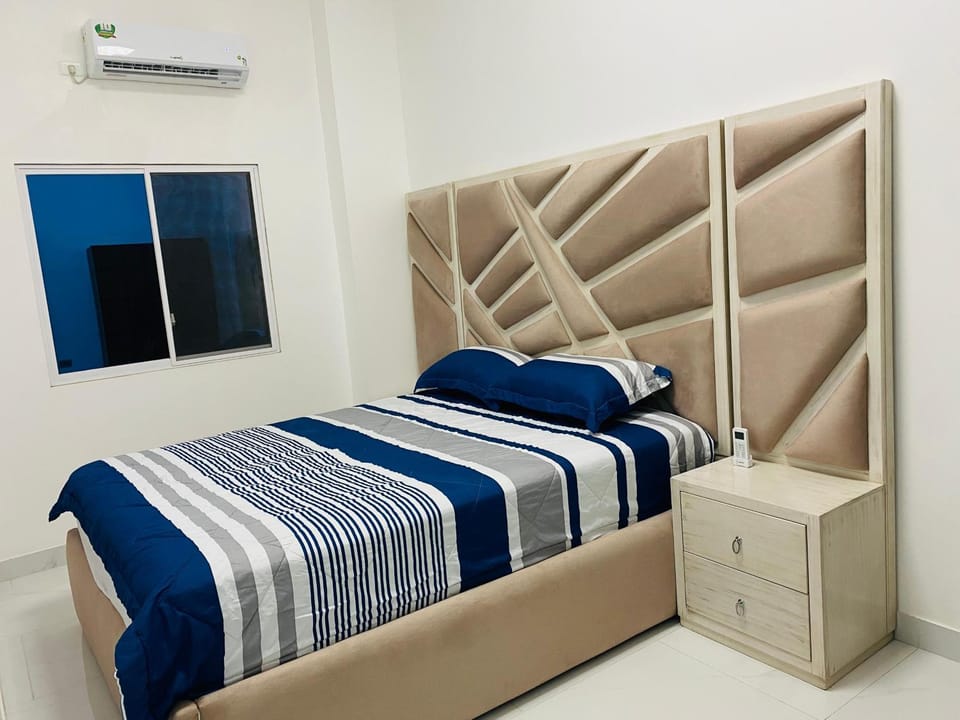 Bedroom, air conditioner