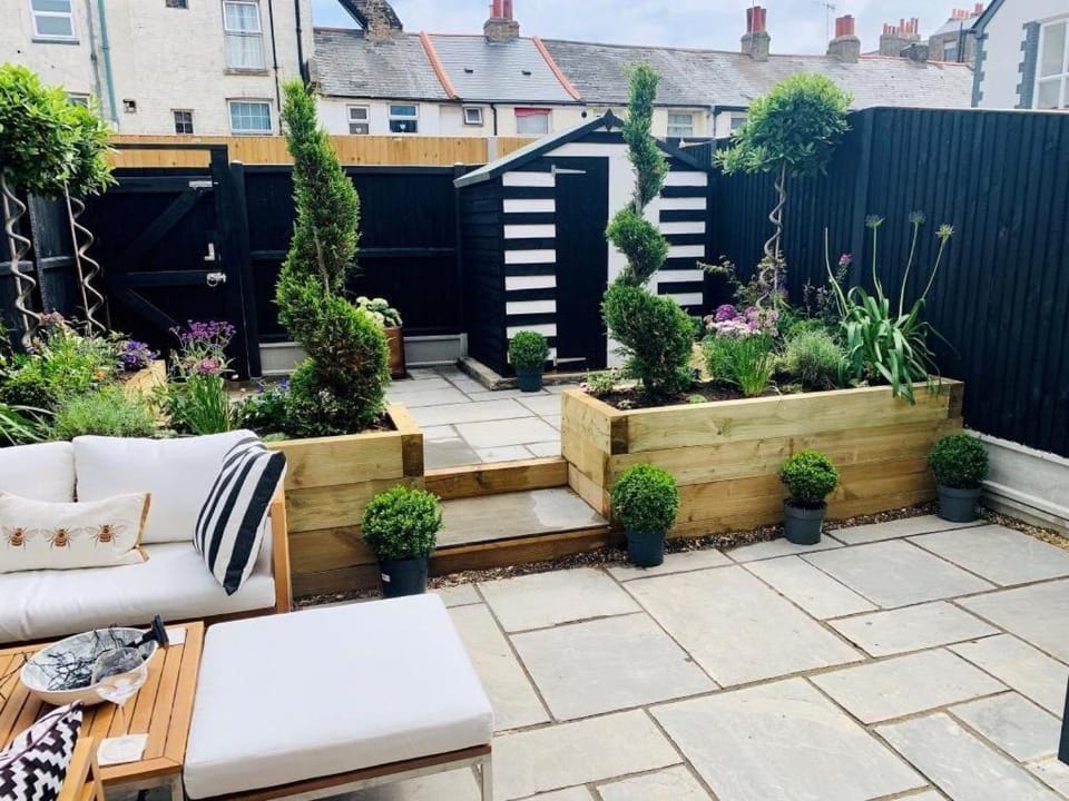 Garden, Seating area