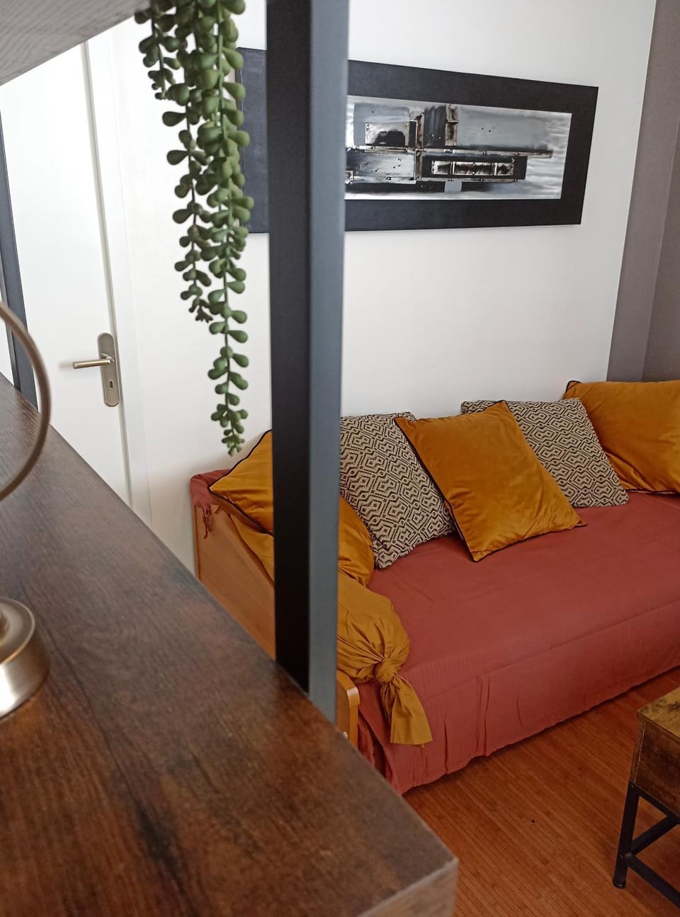 Bed, Living room