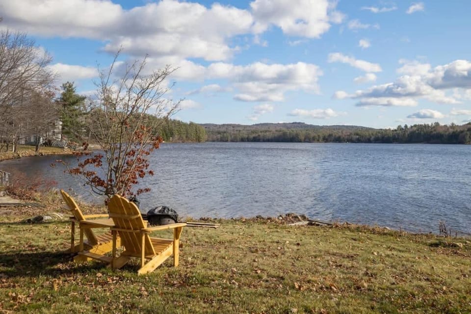 Halfmoon Lake 3BR Home w Game Room Deck Dock House in Barnstead