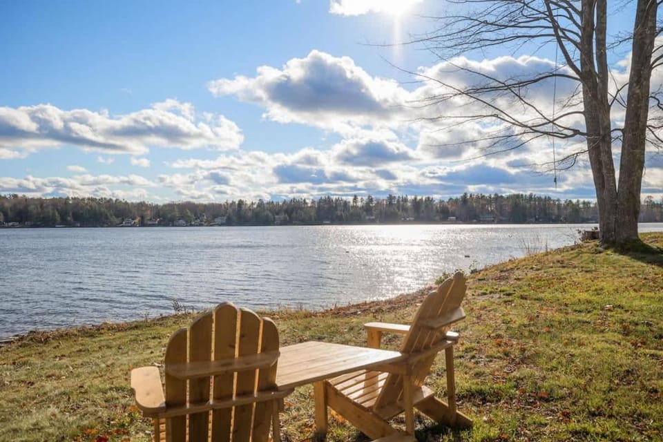Halfmoon Lake 3BR Home w Game Room Deck Dock House in Barnstead