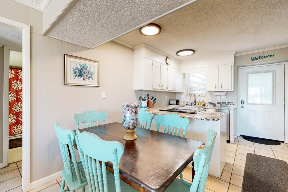 HB289 Feel the Burn Apartment in Holden Beach