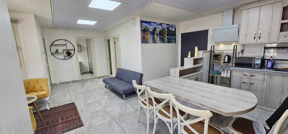 Kitchen or kitchenette, Living room, Seating area, Dining area, minibar