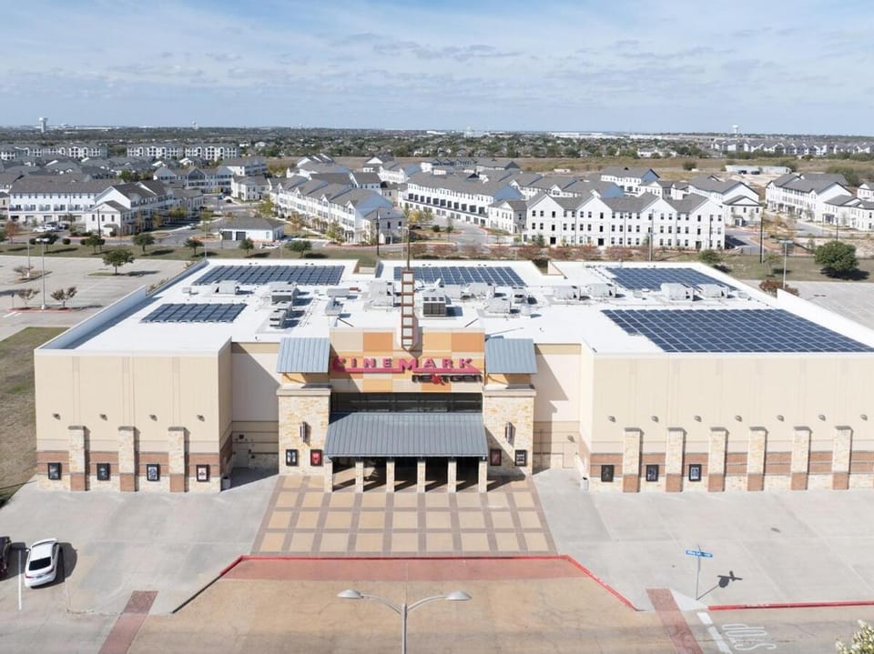 Central Escape Gym, Coffee Bar, Perfect Location Apartment in Round Rock