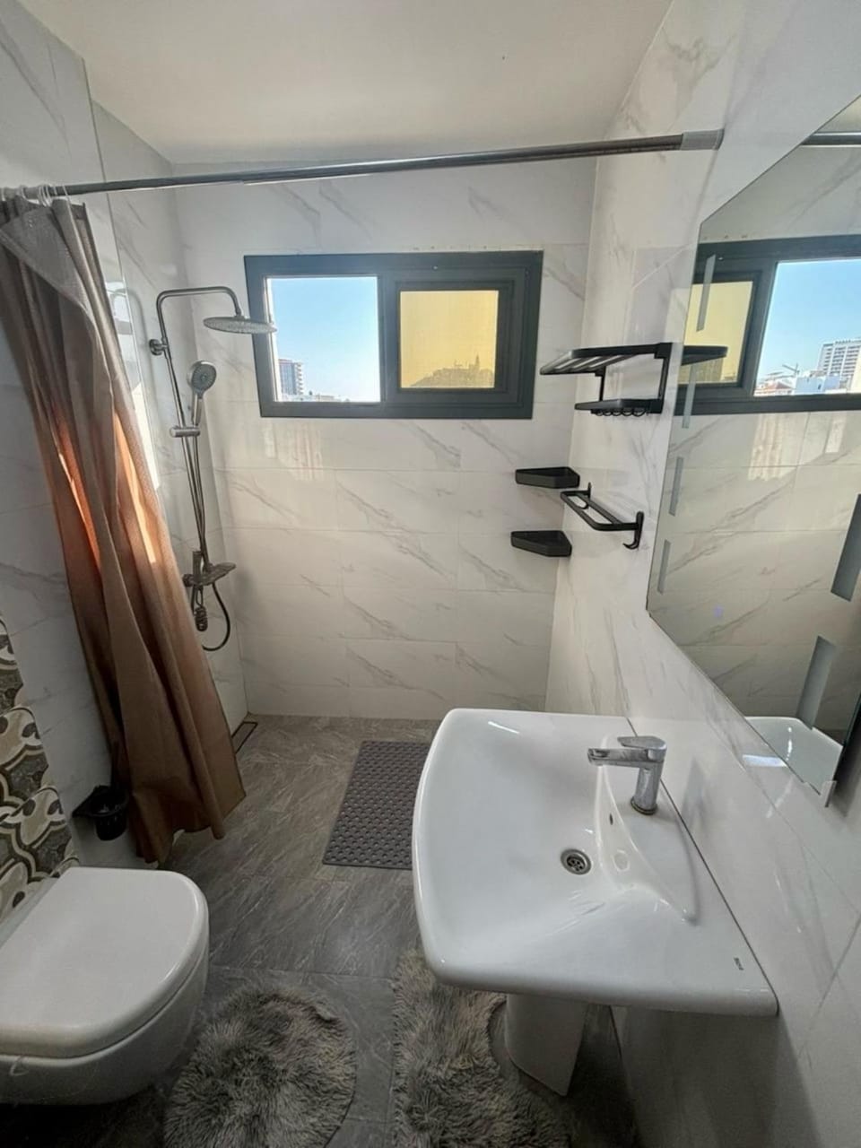 Shower, Toilet, towels