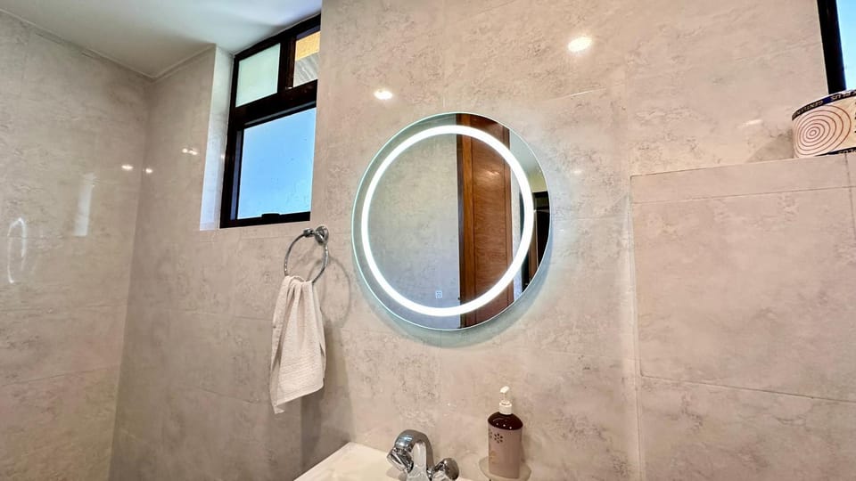 Bathroom, towels