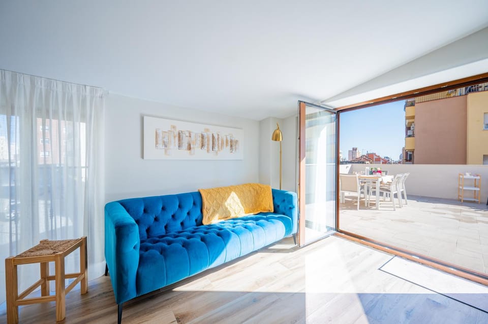 View (from property/room), Balcony/Terrace, Living room