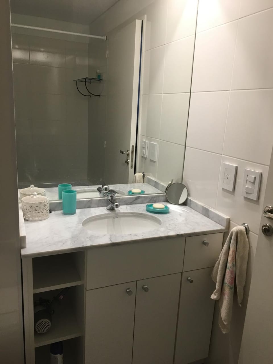 Bathroom, towels