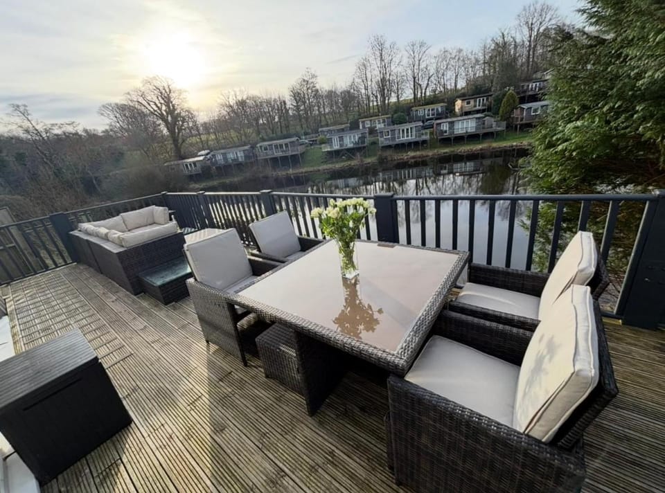 Dillons Lakeside Lodge Chalet in Wales