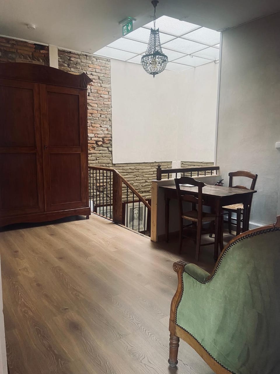 Seating area, Dining area