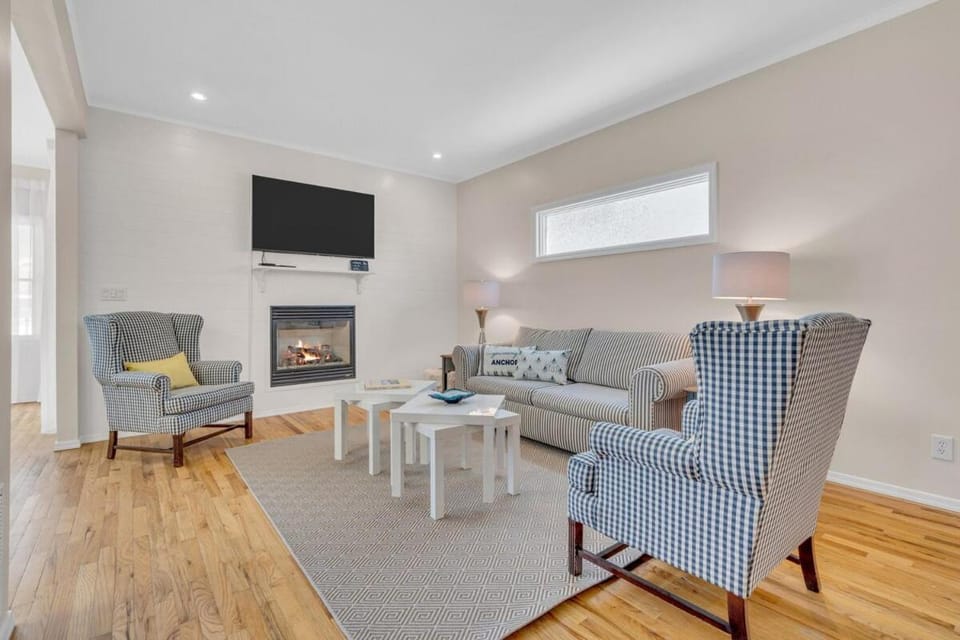 Bayview Coastal Home - Steps to Shore & Free Parking Villa in Middletown
